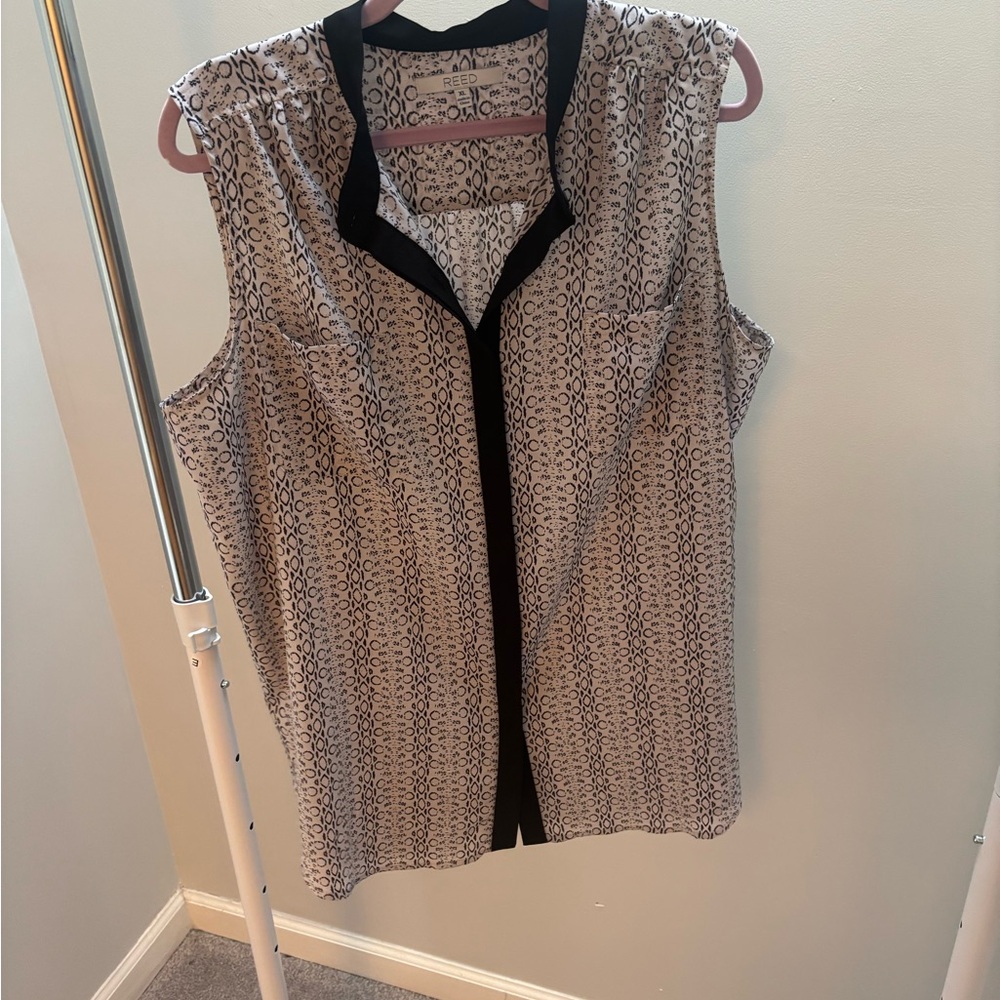 Reed Black and White Animal Print Sleeveless Button-Down Blouse